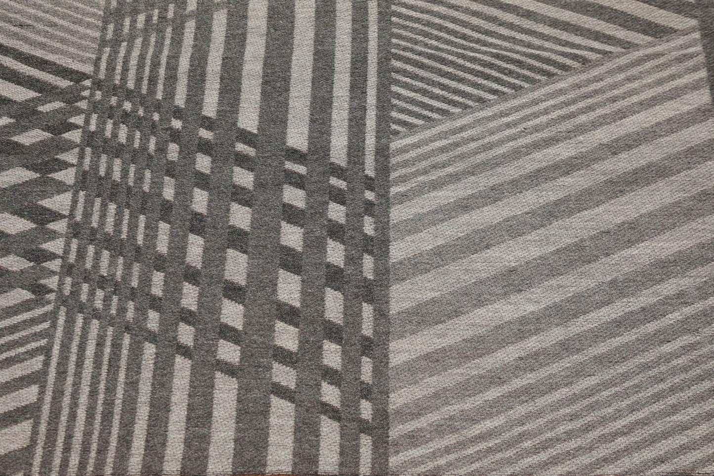 5'4" x 7'8" Hand Woven 100% Wool Flatweave Area Rug Contemporary Gray - VANT DESIGNS