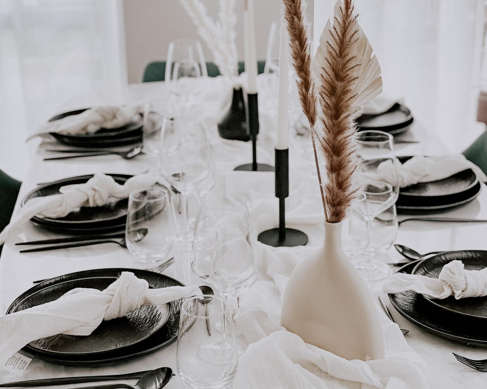 Enigma Black Porcelain Round Dinner Plate - VANT DESIGNS