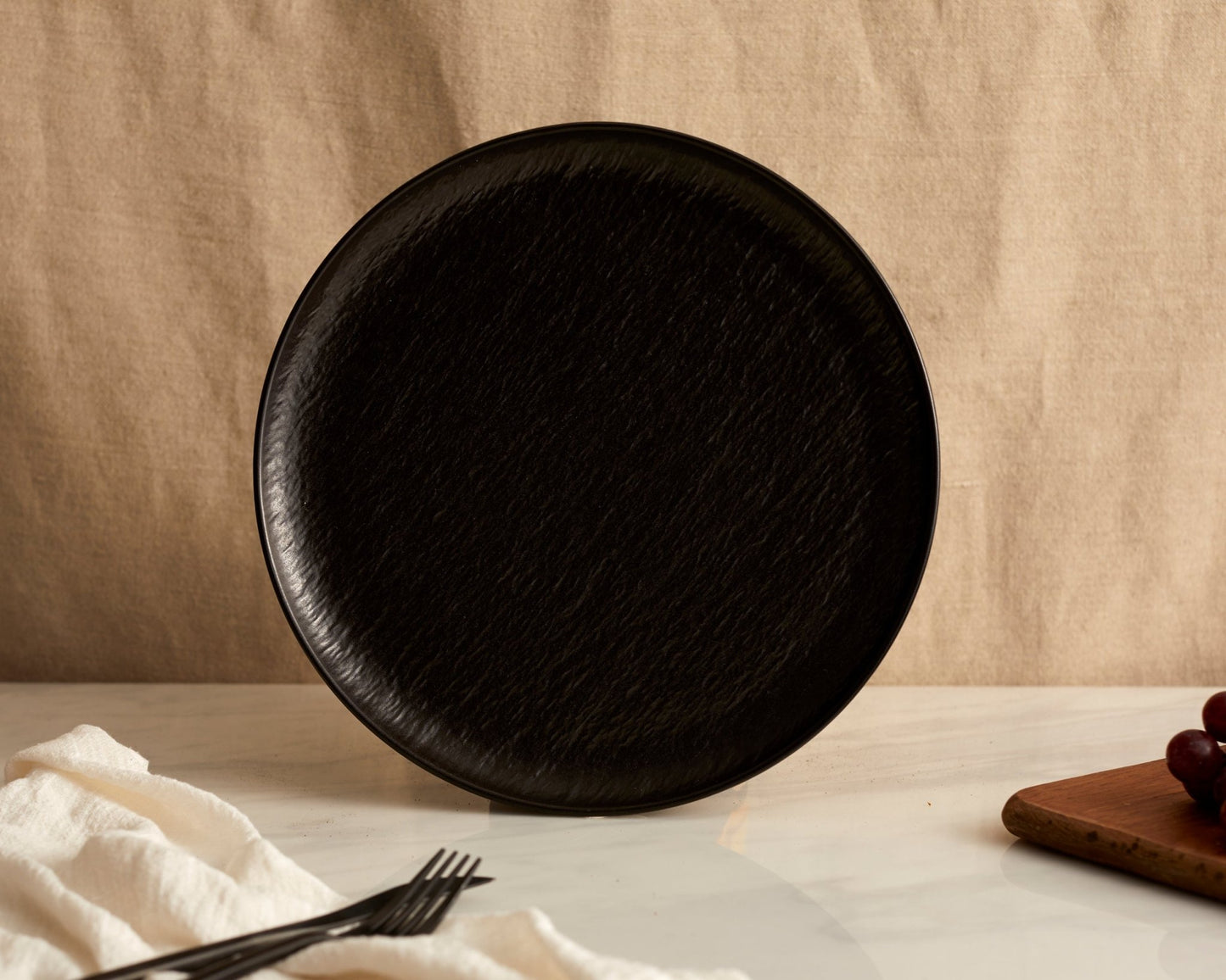Enigma Black Porcelain Round Dinner Plate - VANT DESIGNS